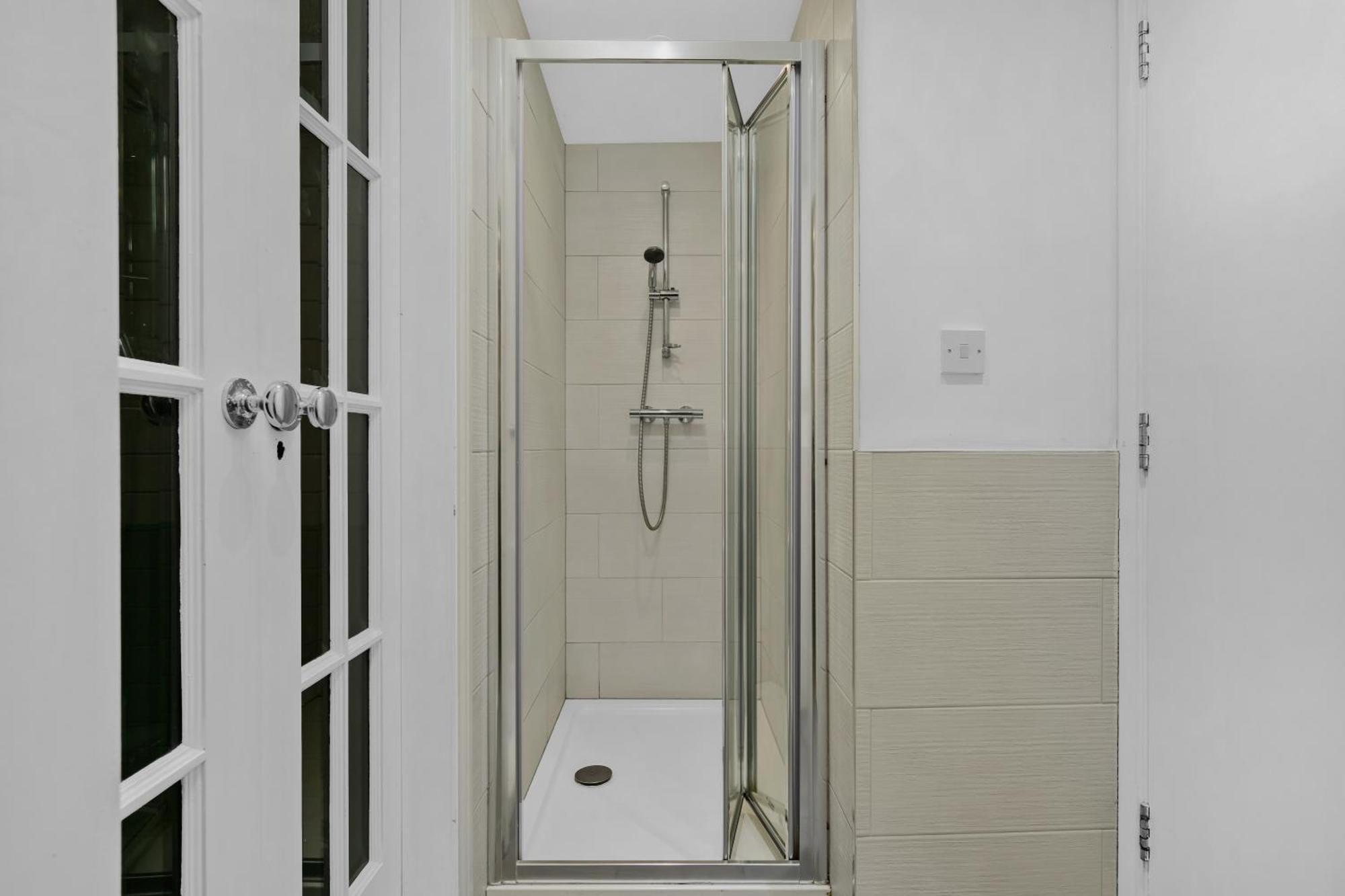 Fitzrovia Modern Apartments Londra Exterior foto